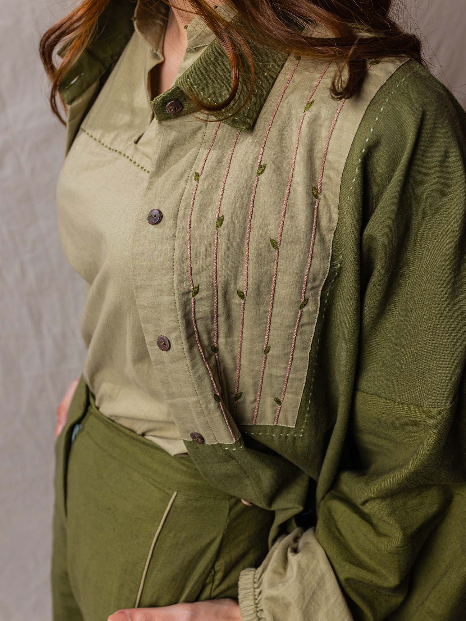 Army green colour outlet jacket